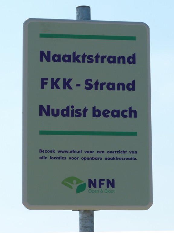 Holland fkk zeeland strand Rollstuhl Strand